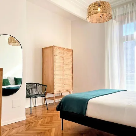 Casa Lo, Bright And Happy